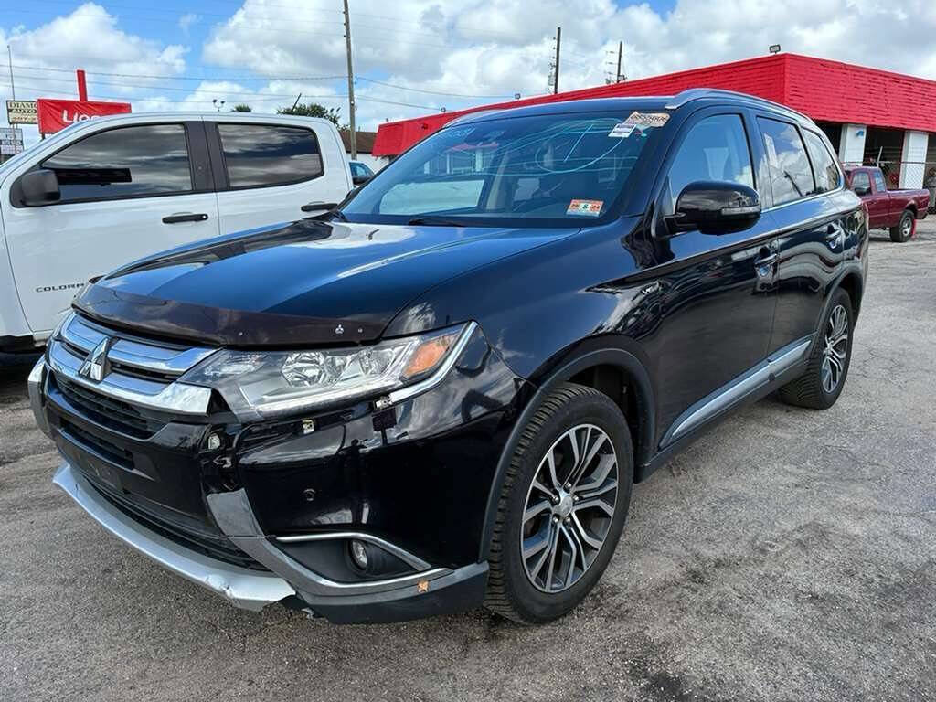 Used 2017 Mitsubishi Outlander GT image 2