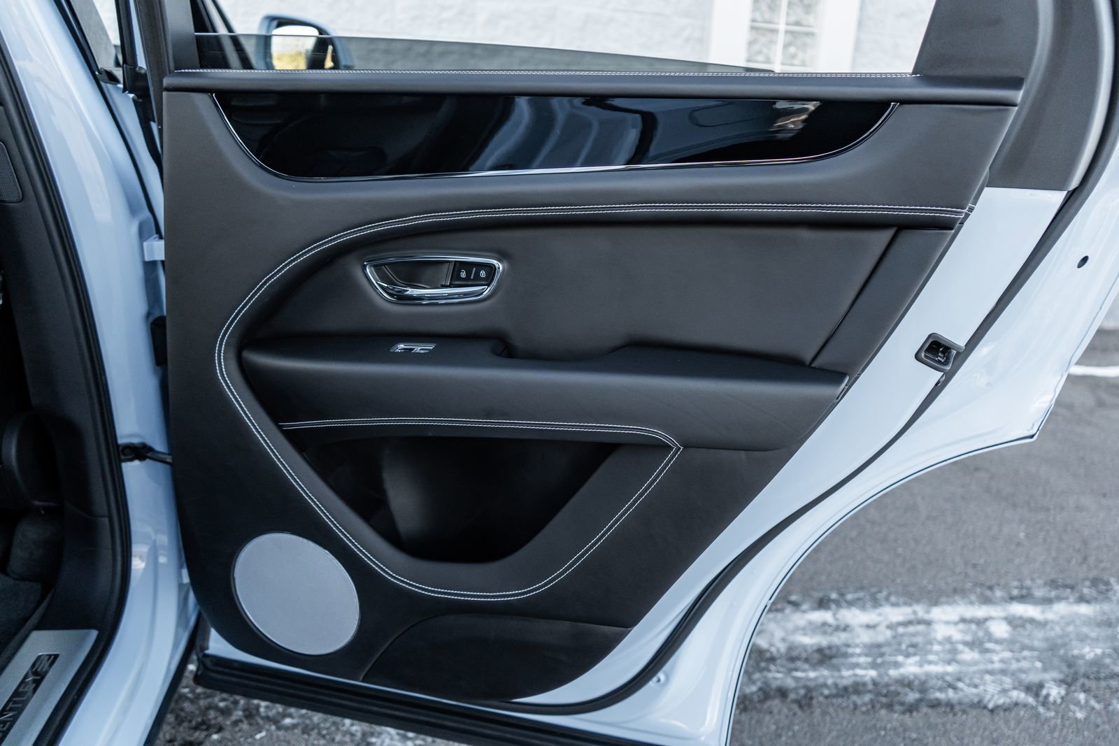 Certified 2022 Bentley Bentayga image 38