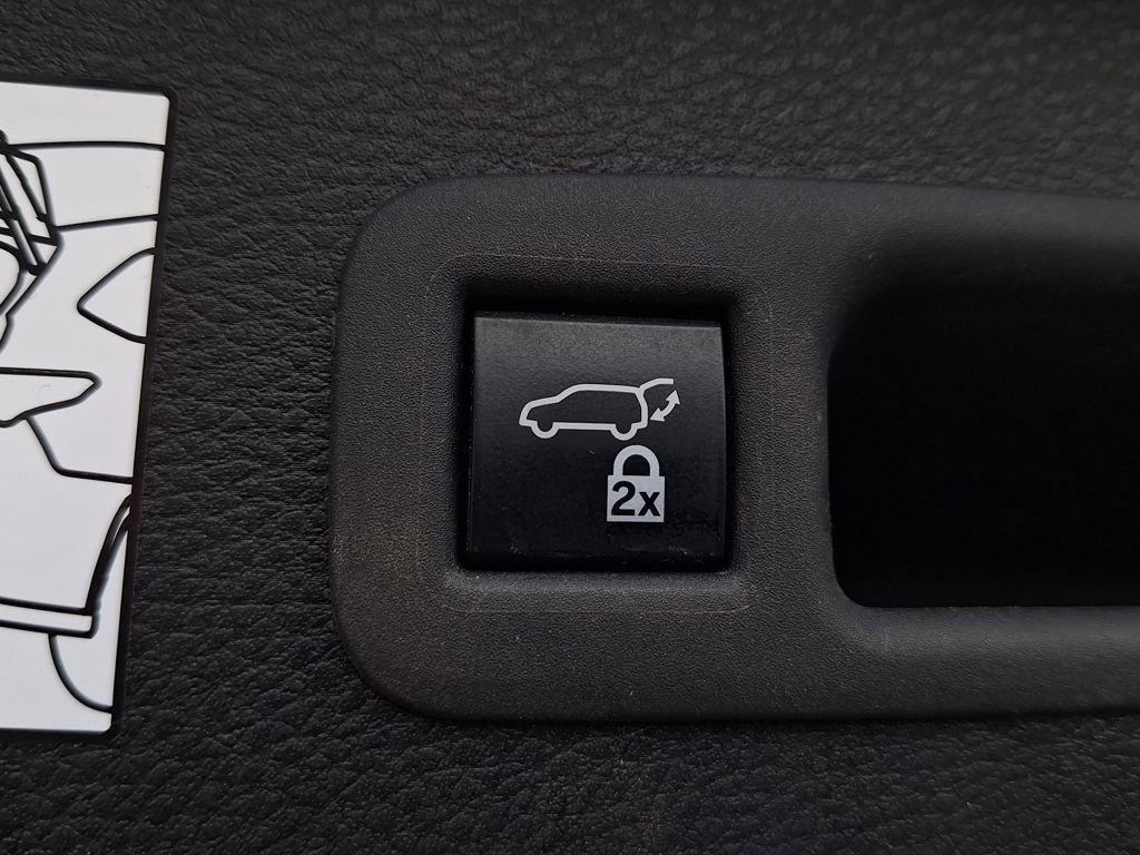 Used 2023 Toyota Sienna XSE w/ XSE Plus Package image 27