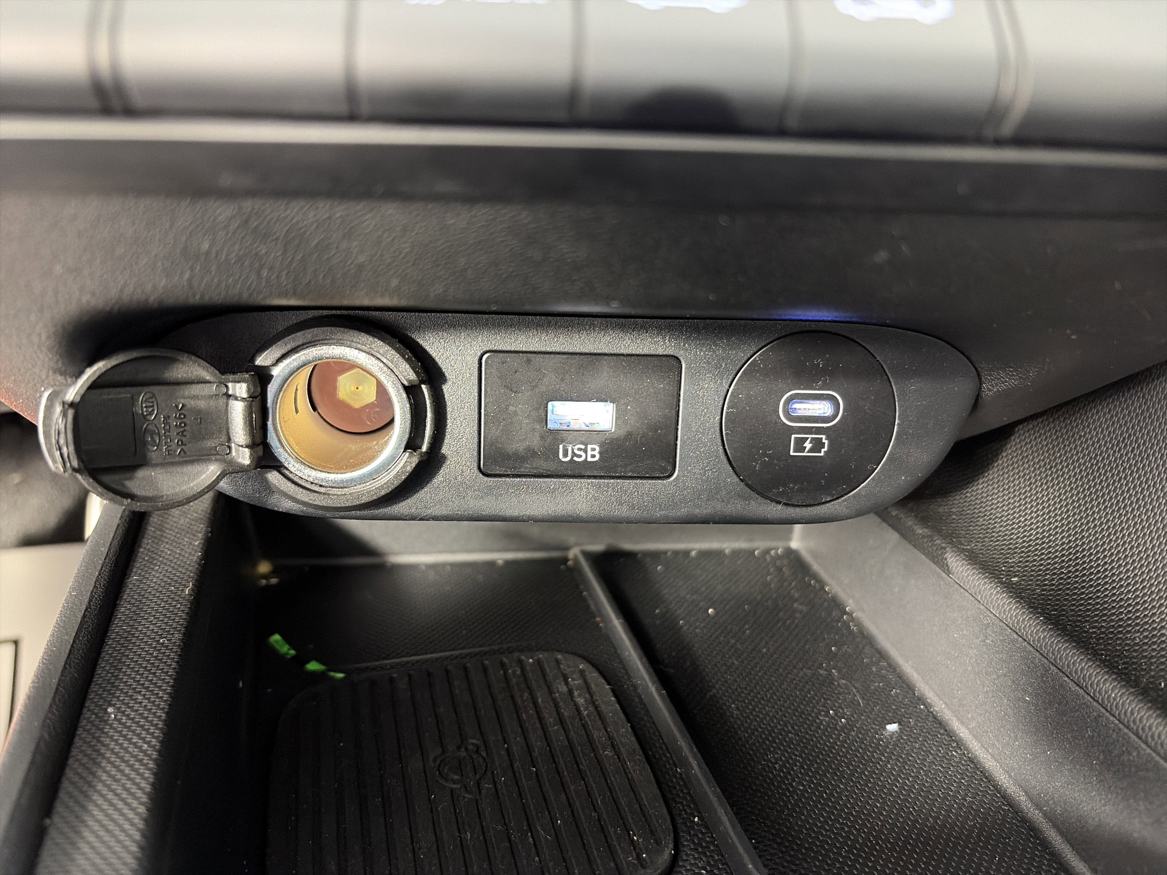 Used 2025 Hyundai Elantra SEL FWD image 25