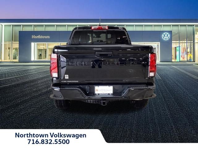 Used 2023 Chevrolet Colorado Trail Boss w/ Technology Package image 3