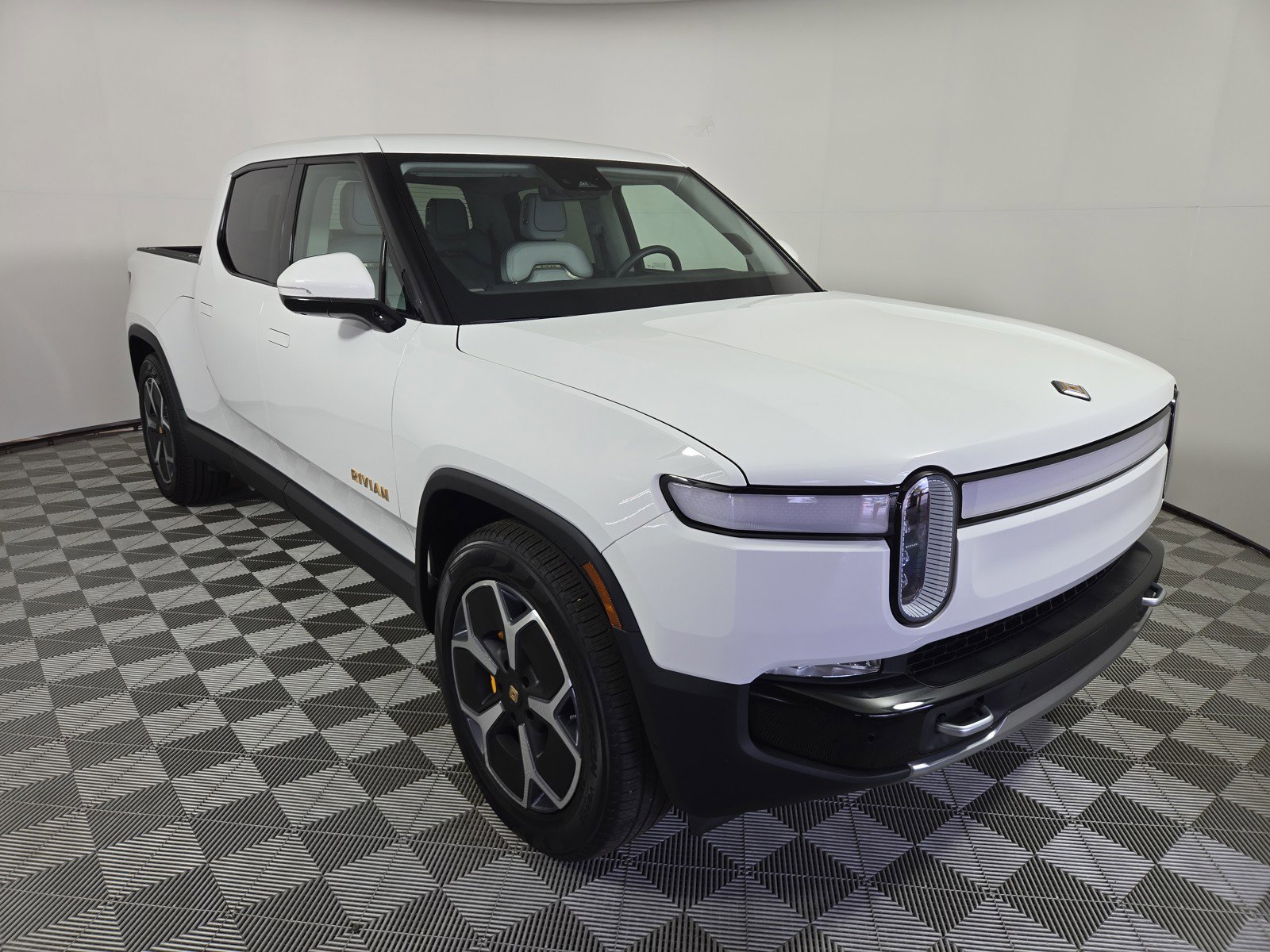 Used 2022 Rivian R1T Adventure image 7