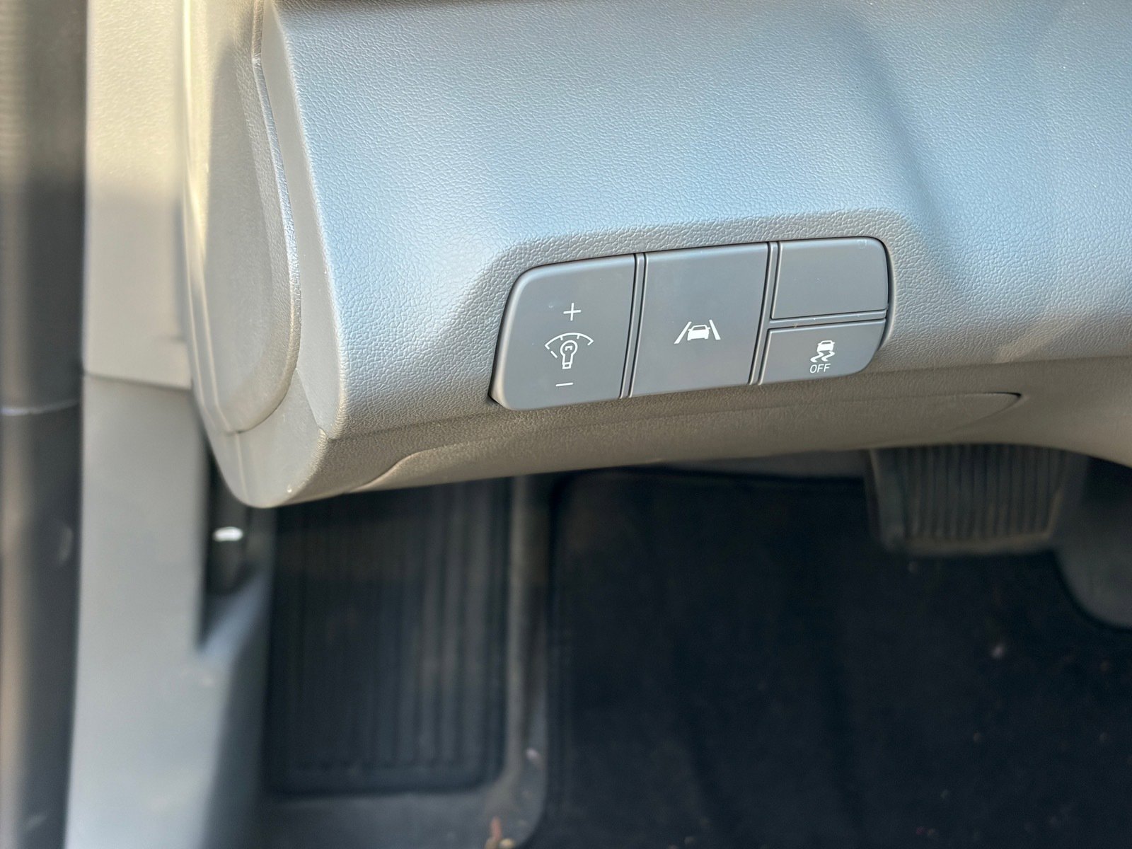 Used 2023 Hyundai Elantra SEL w/ Convenience Package FWD image 9