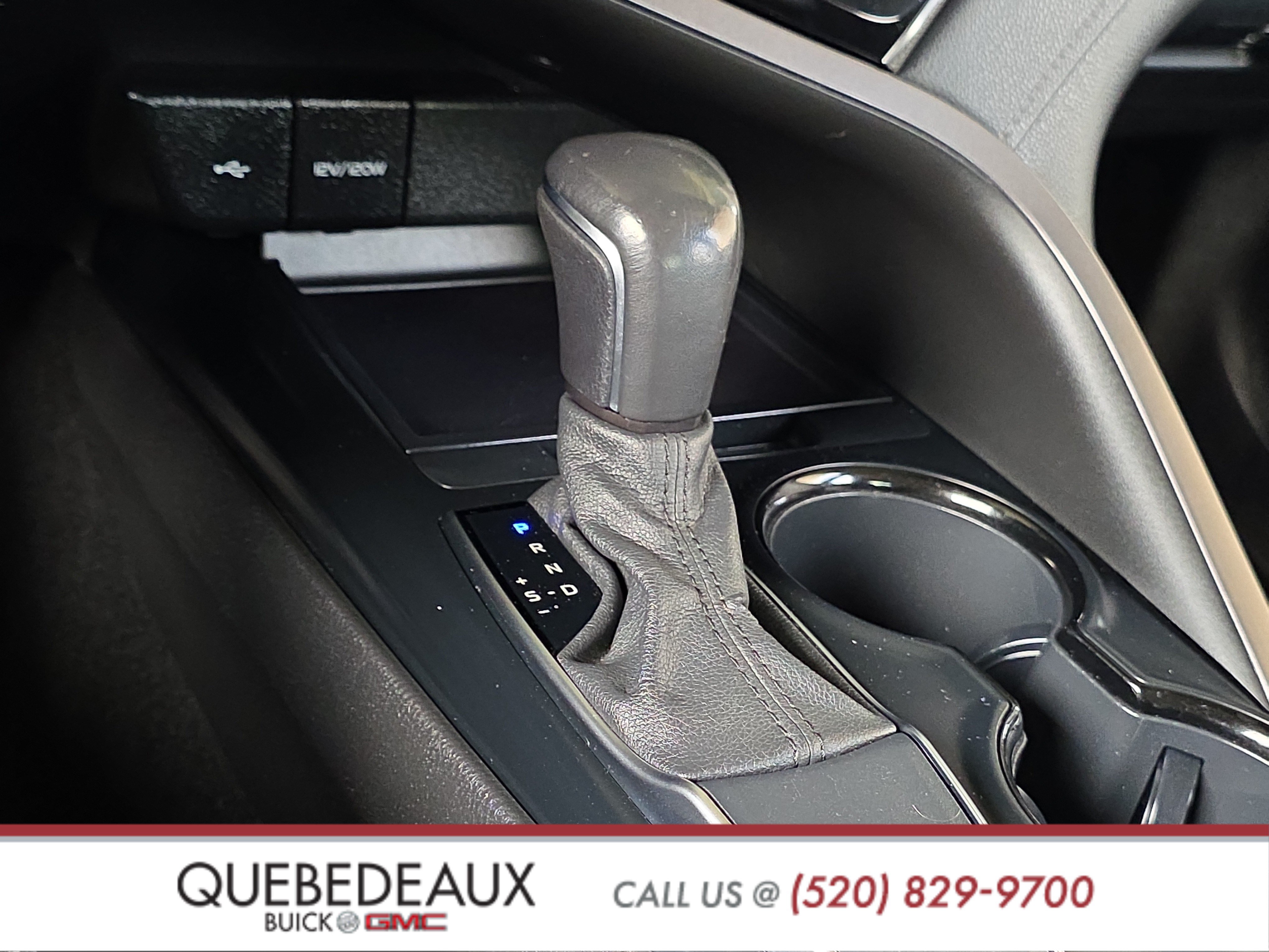 Used 2020 Toyota Camry SE w/ Convenience Package FWD image 18