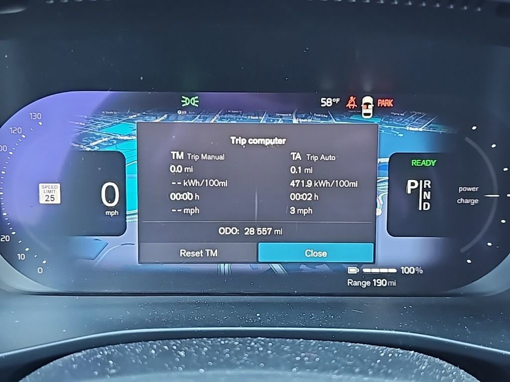 Used 2023 Volvo XC40 Recharge Plus image 17