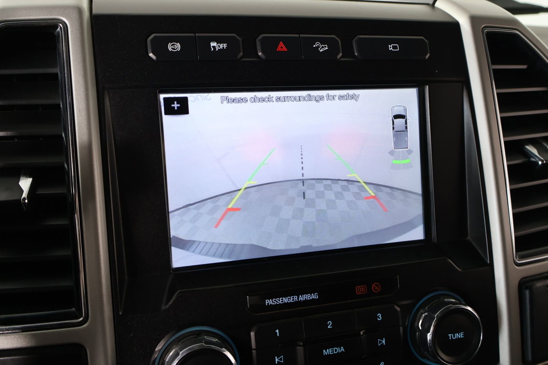 Used 2019 Ford F350 Lariat w/ Chrome Package image 6