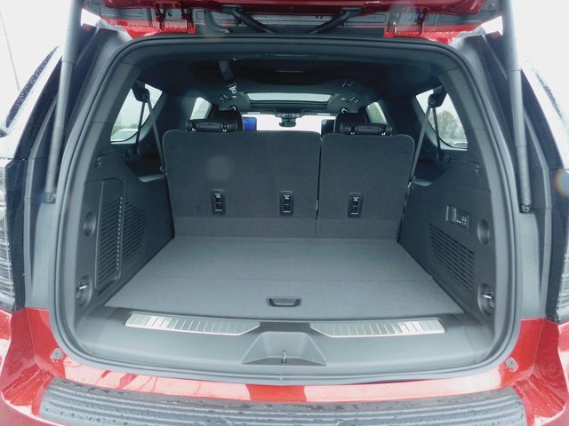 New 2026 Chevrolet Suburban High Country image 12