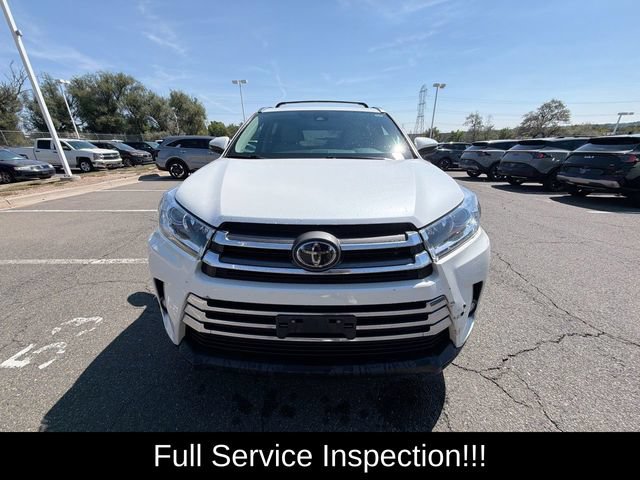 Used 2018 Toyota Highlander Limited w/ Carpet Mat Package (TMS) AWD/4WD image 2