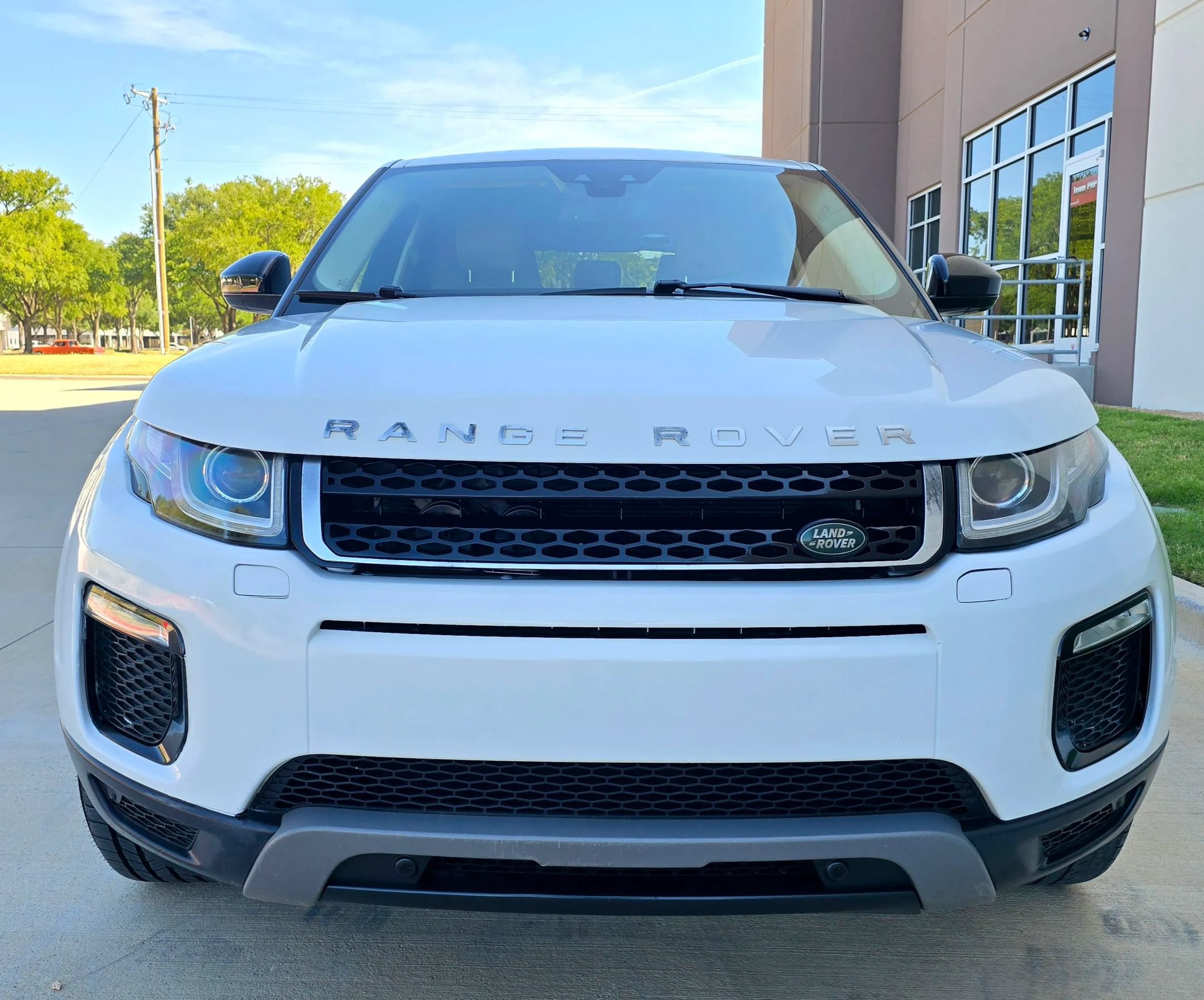Used 2018 Land Rover Range Rover Evoque SE Premium AWD/4WD image 2