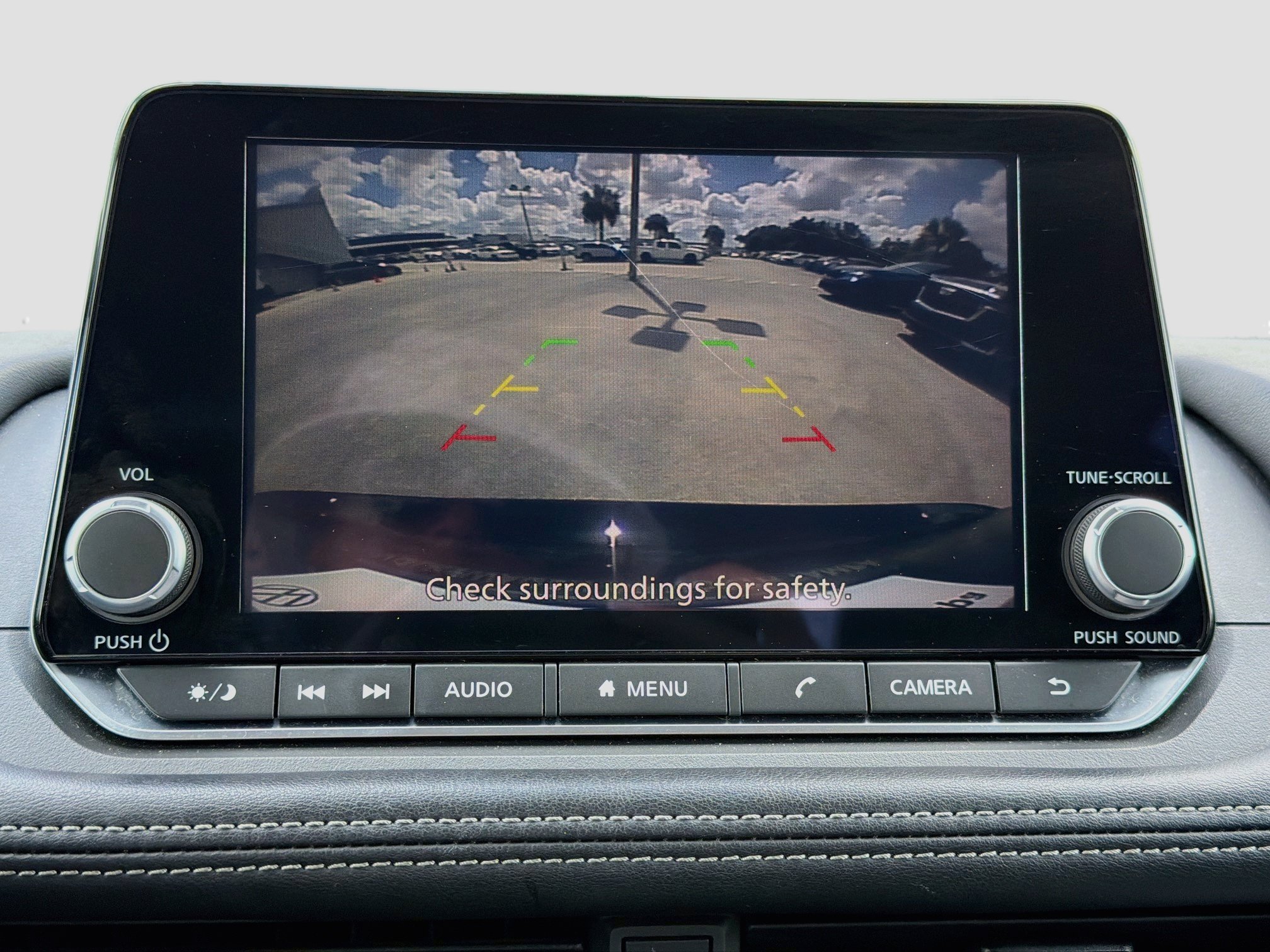 Used 2024 Nissan Rogue S AWD/4WD image 32