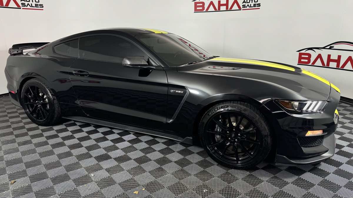 Used 2019 Ford Mustang Shelby GT350 w/ Technology Package RWD image 8