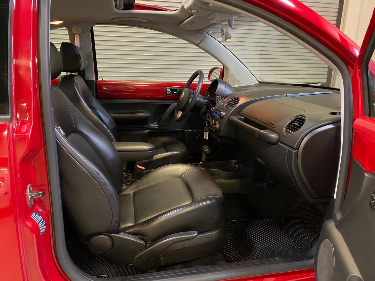 Used 2007 Volkswagen Beetle Coupe w/ Package 1 image 33