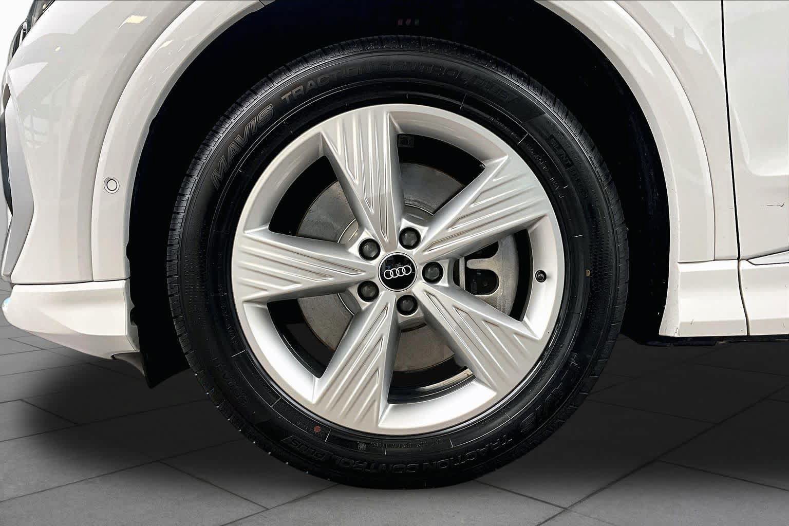 Used 2024 Audi Q4 e-tron Prestige AWD/4WD image 10