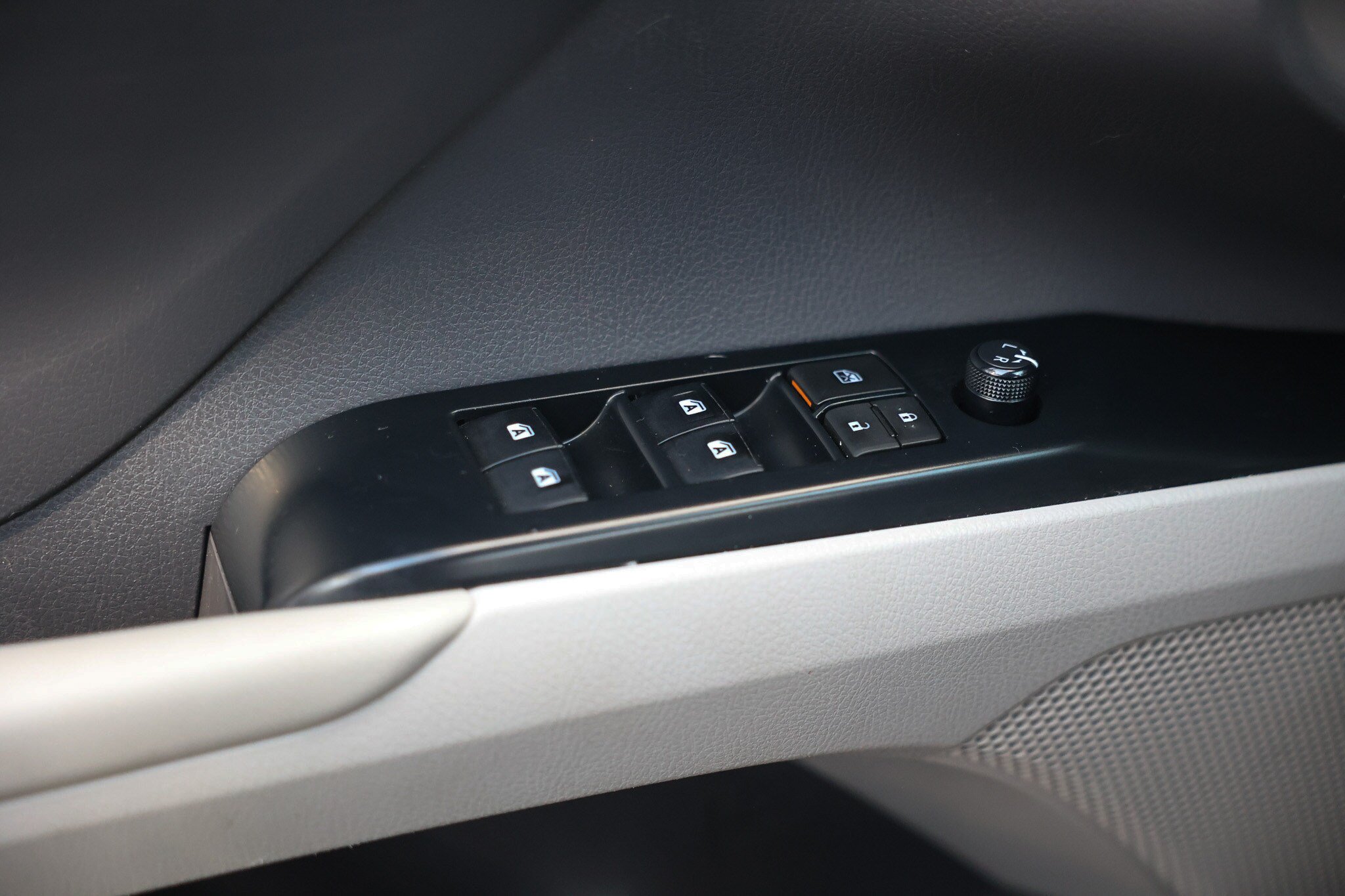Used 2020 Toyota Camry LE FWD image 44