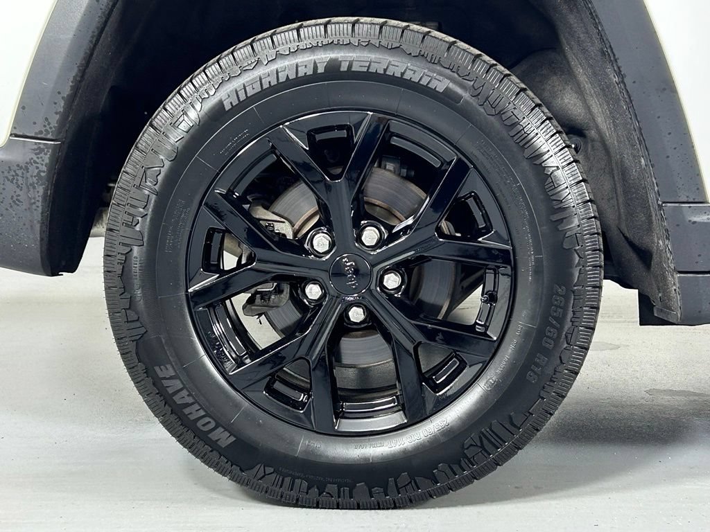 Used 2023 Jeep Grand Cherokee Limited AWD/4WD image 40