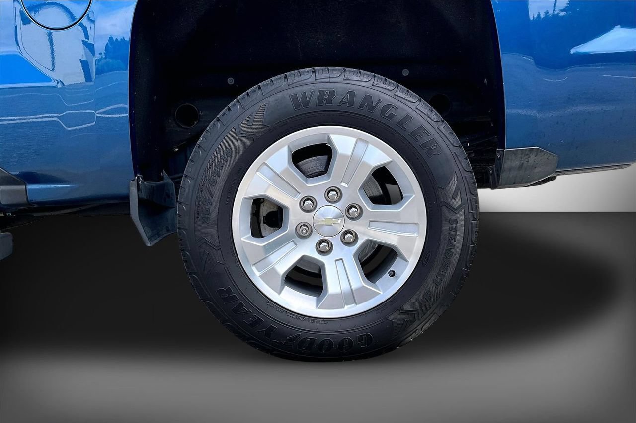 Used 2018 Chevrolet Silverado 1500 LT w/ All Star Edition AWD/4WD image 34