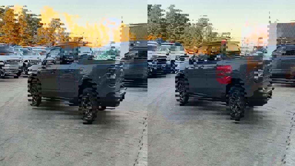 New 2025 Ford Maverick XLT w/ XLT Luxury Package image 4