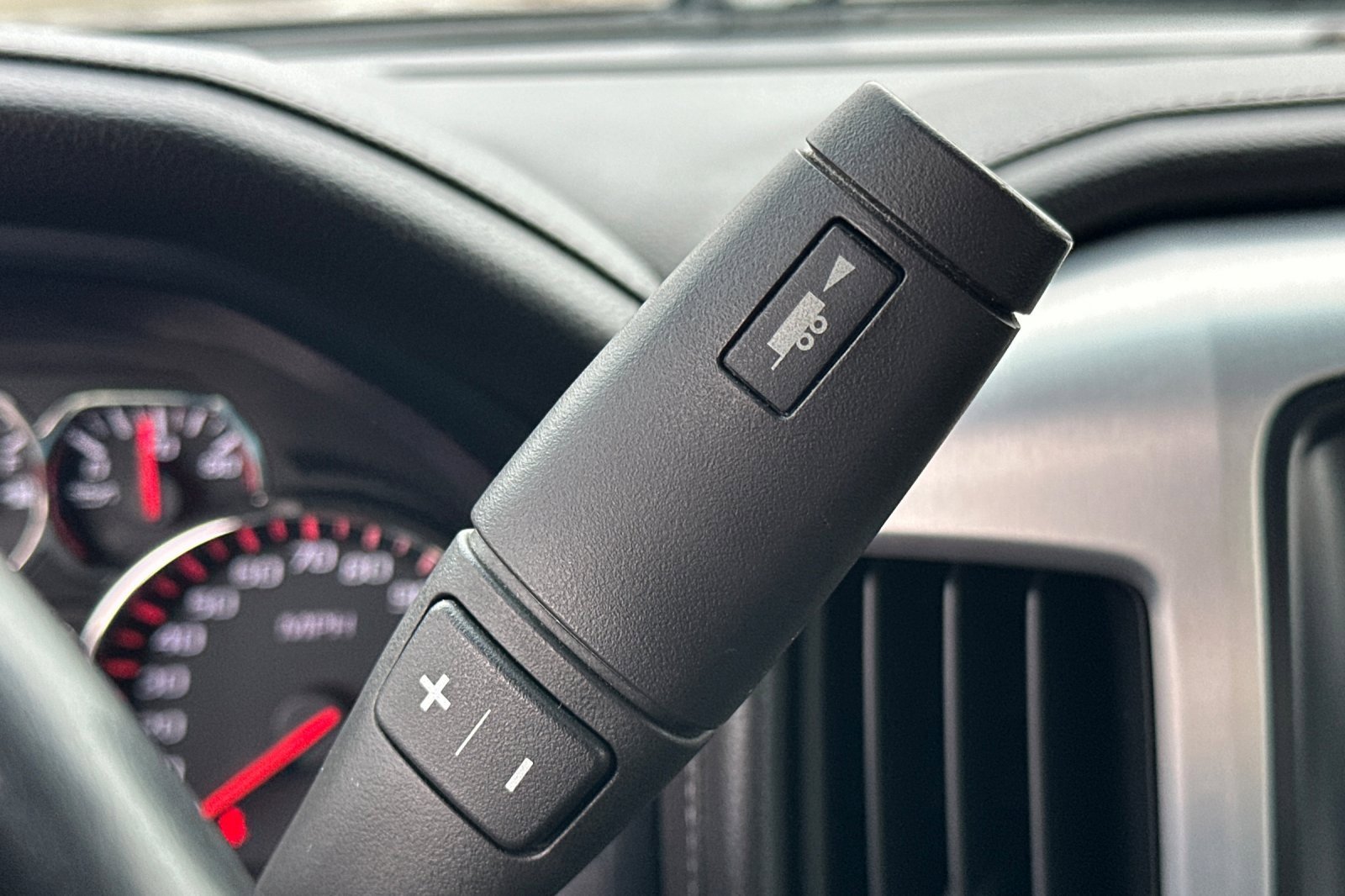 Used 2014 GMC Sierra 1500 SLT w/ SLT Crew Cab Value Package image 32