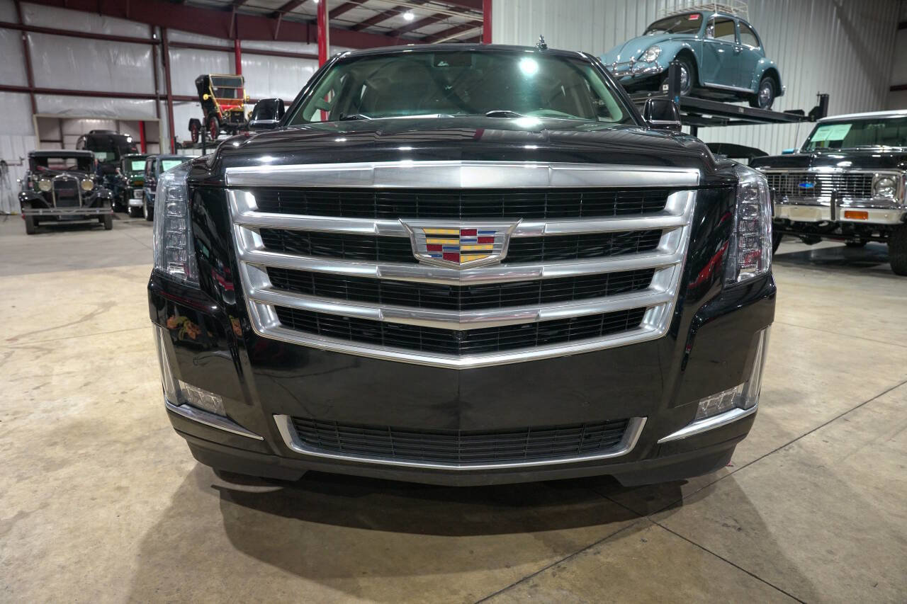 Used 2018 Cadillac Escalade ESV Luxury AWD/4WD image 12