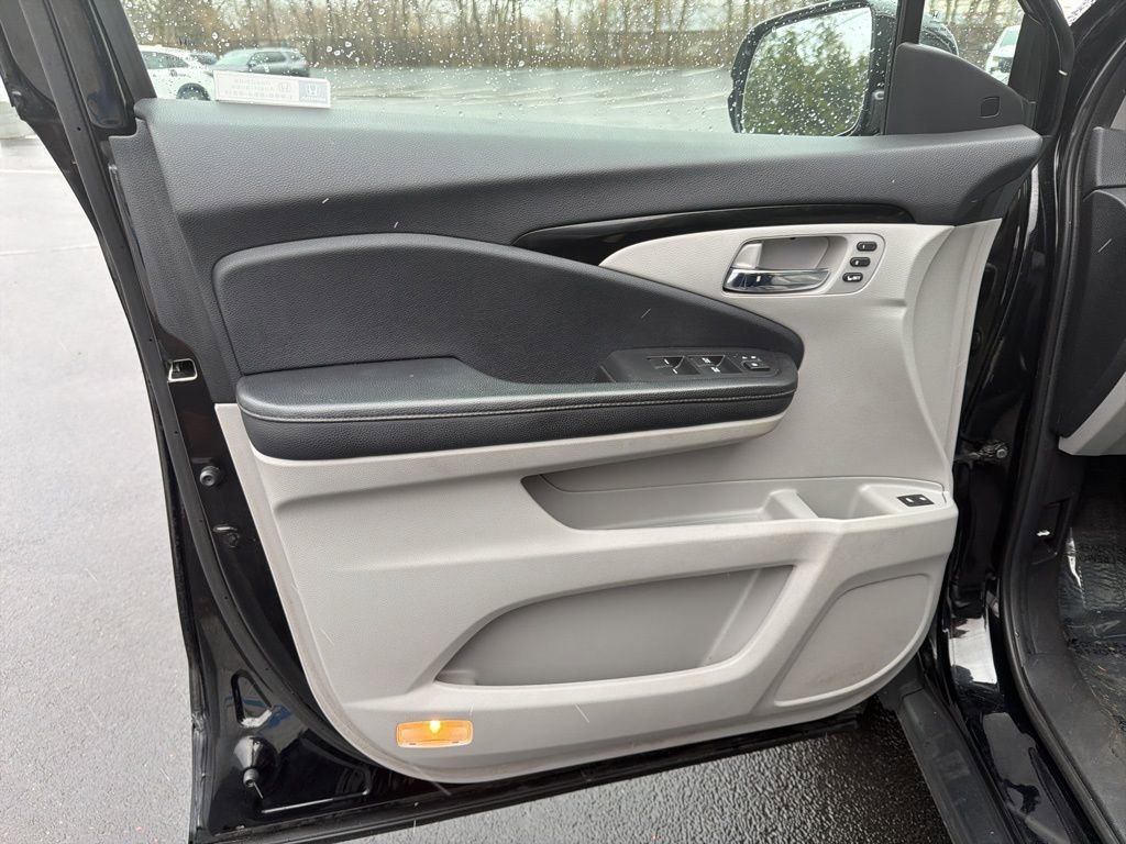 Certified 2019 Honda Pilot Touring image 19