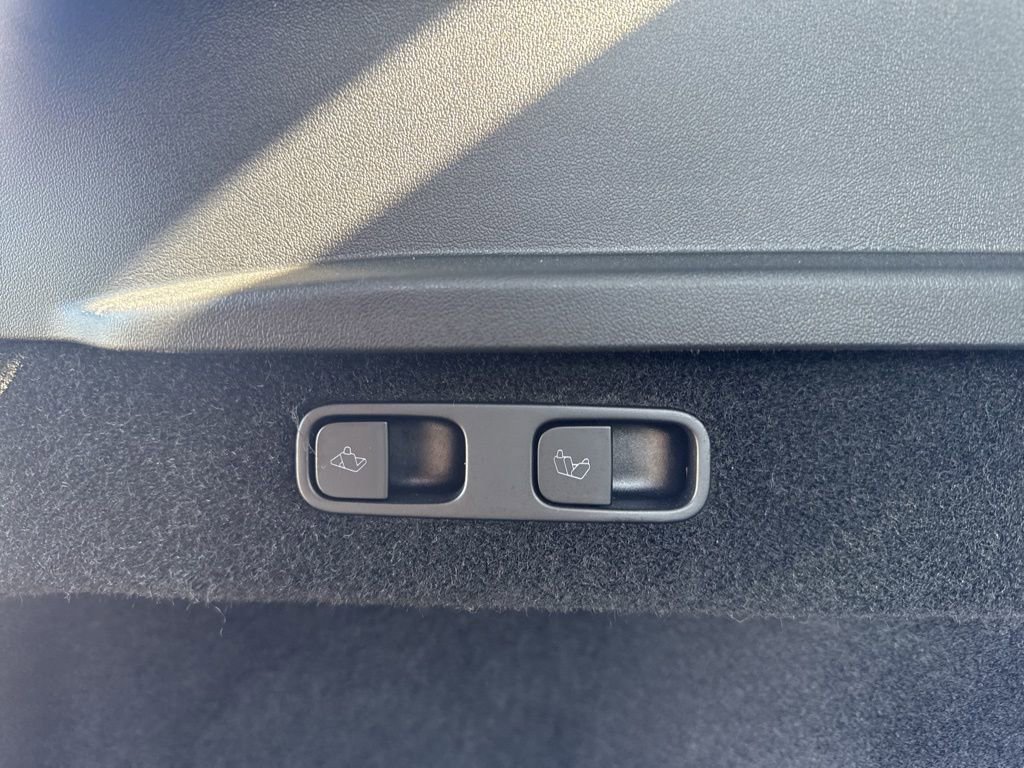 Used 2024 Tesla Model Y Long Range image 15