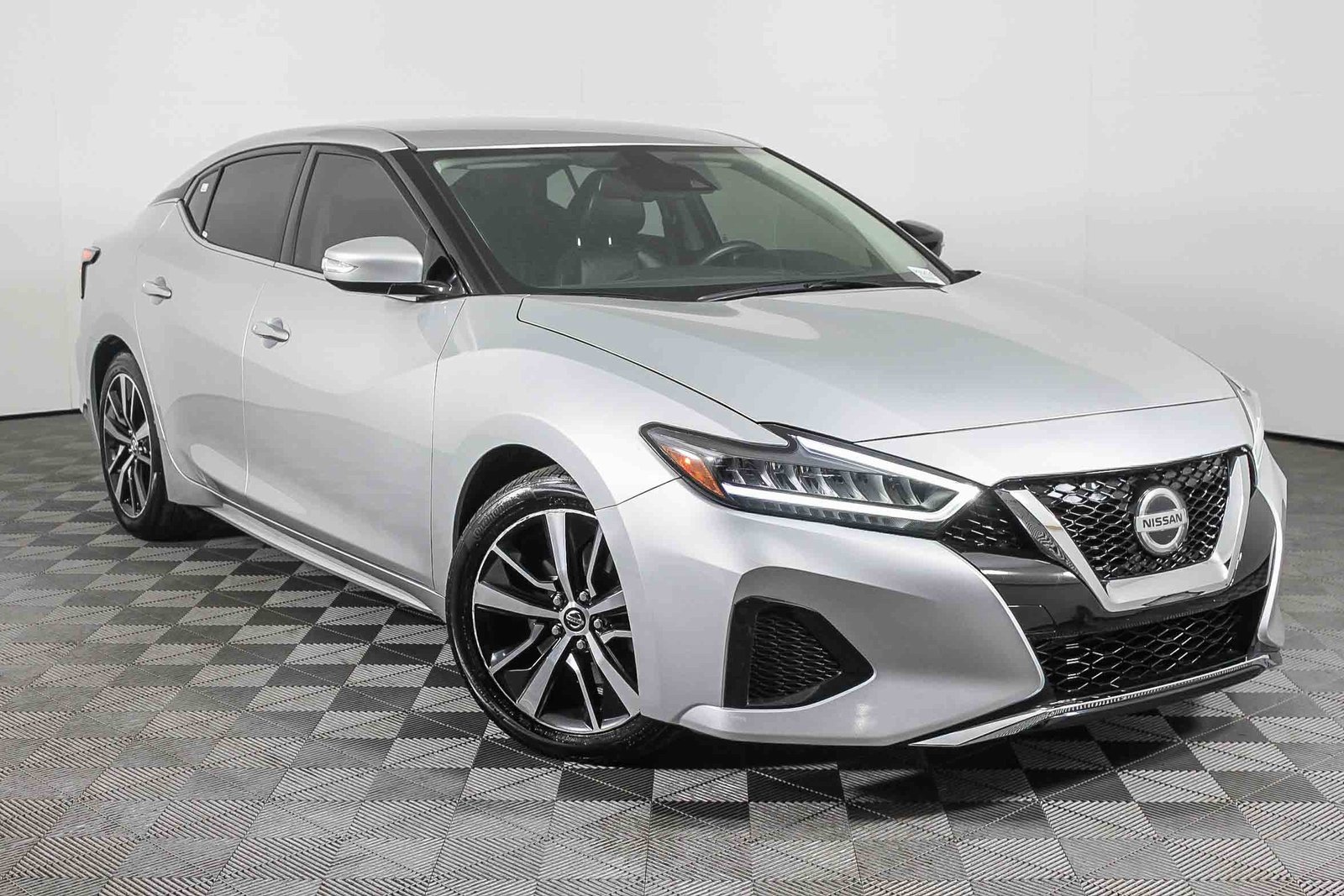 Certified 2022 Nissan Maxima SV w/ Floor Mat Group image 1