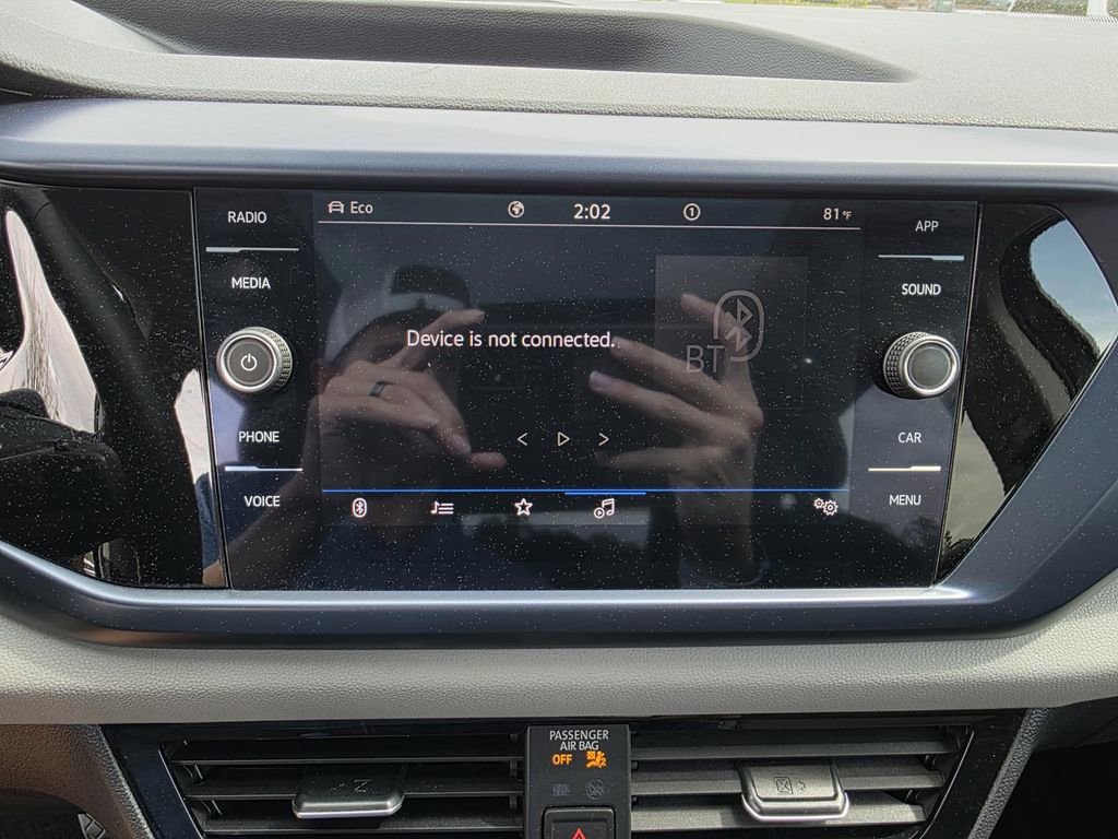 Used 2022 Volkswagen Taos SE w/ Panoramic Sunroof Package image 18