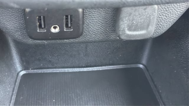 Used 2023 Chevrolet Traverse LS FWD image 28