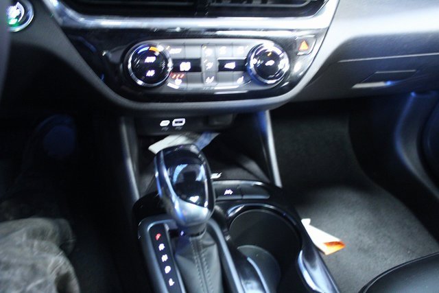 Used 2025 Buick Envista Sport Touring image 18