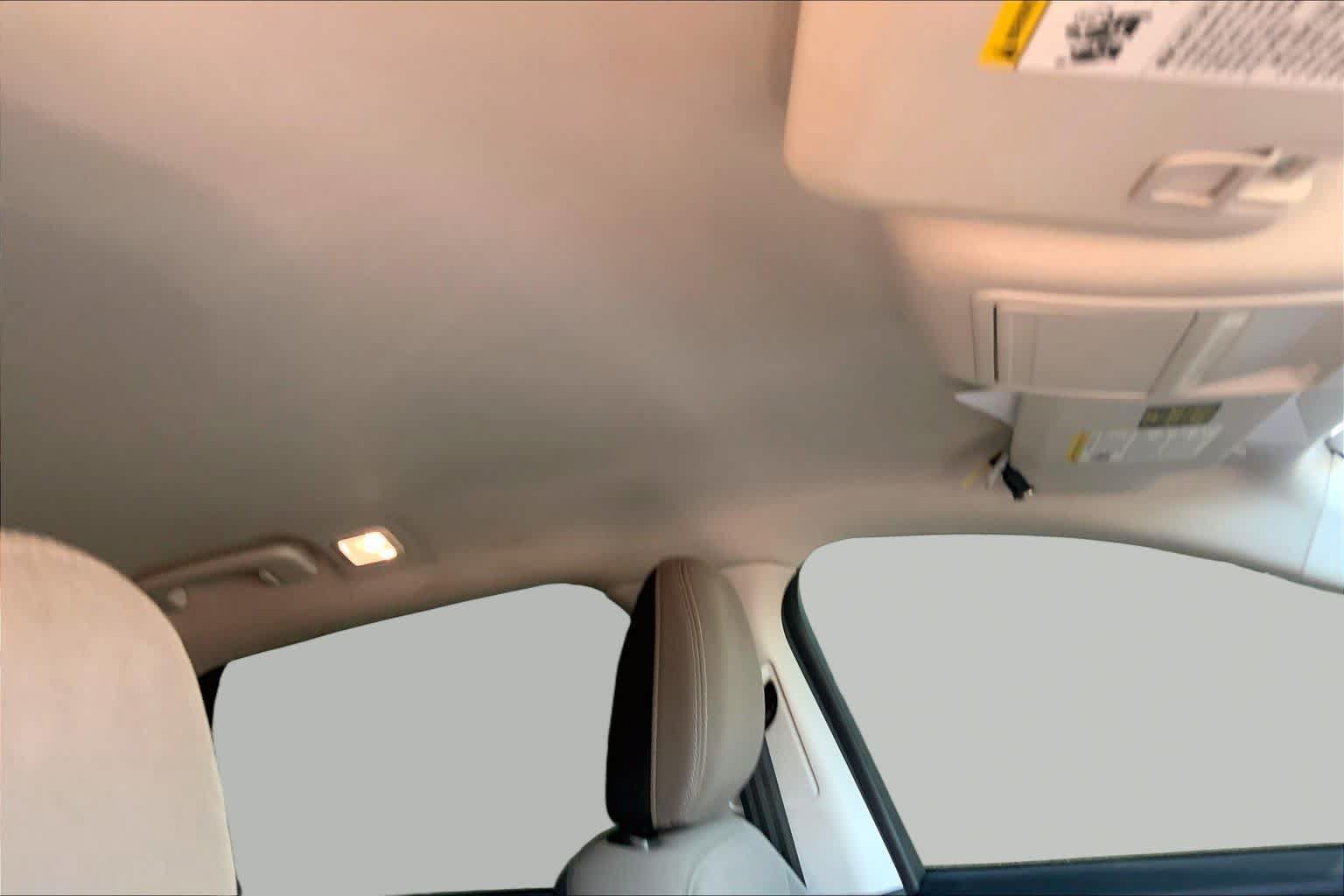 Used 2022 Ford Escape SE w/ SE Sport Appearance Package FWD image 14