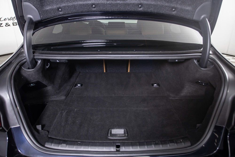 Used 2023 BMW 530e w/ M Sport Package image 10