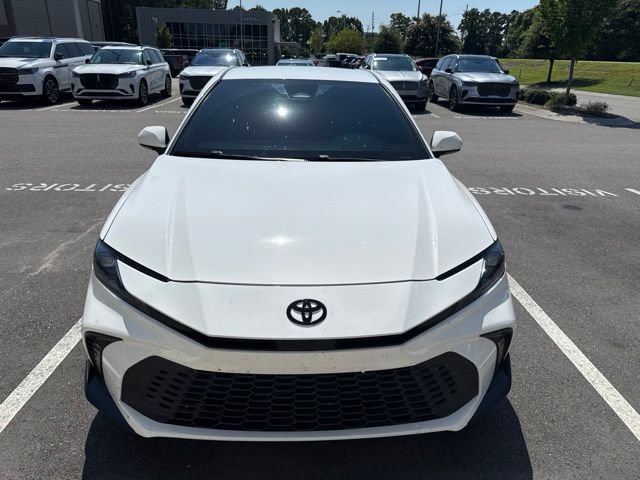Used 2025 Toyota Camry SE FWD image 5