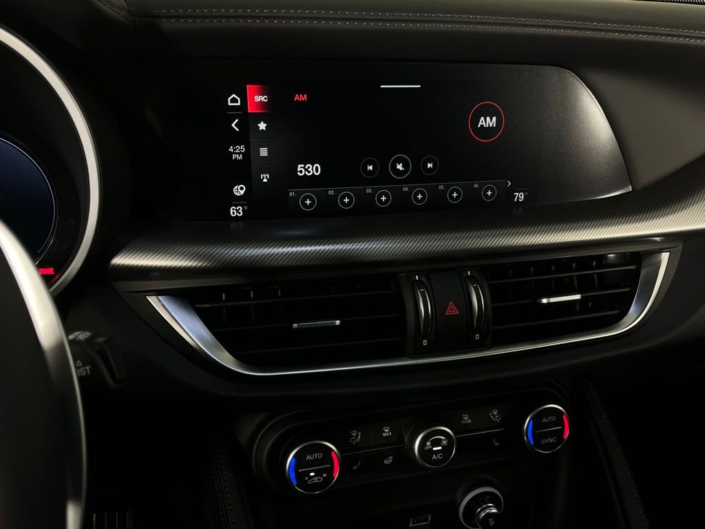 Used 2024 Alfa Romeo Stelvio Veloce image 19