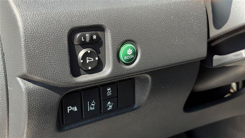 Used 2017 Honda Pilot Touring image 23