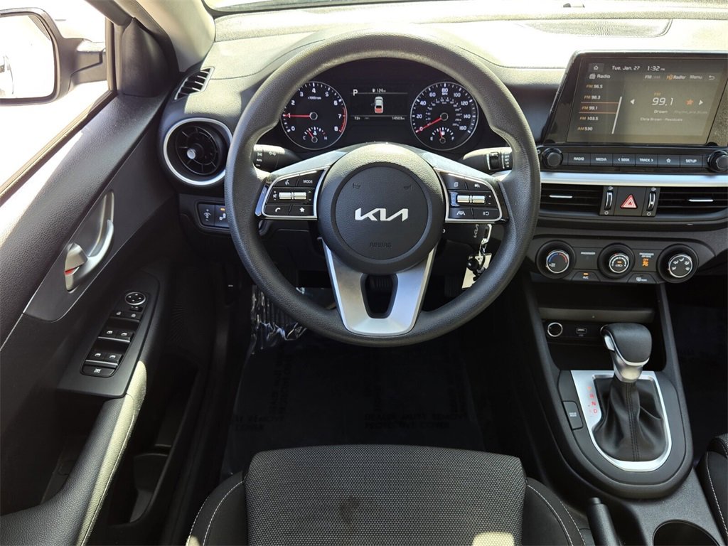 Used 2022 Kia Forte LXS w/ LXS Technology Package image 12