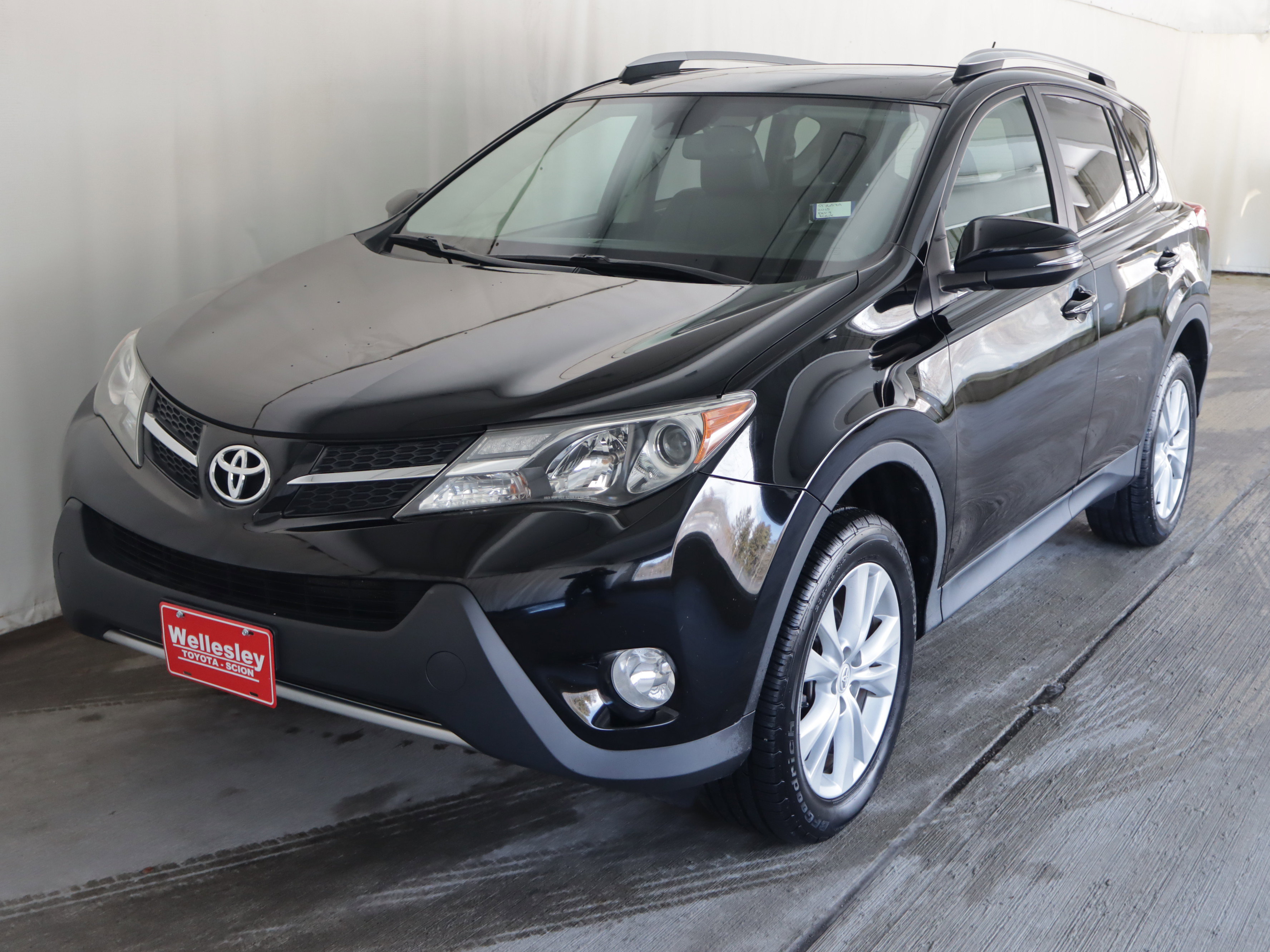 Used 2015 Toyota RAV4 Limited w/ Technology Package image 23