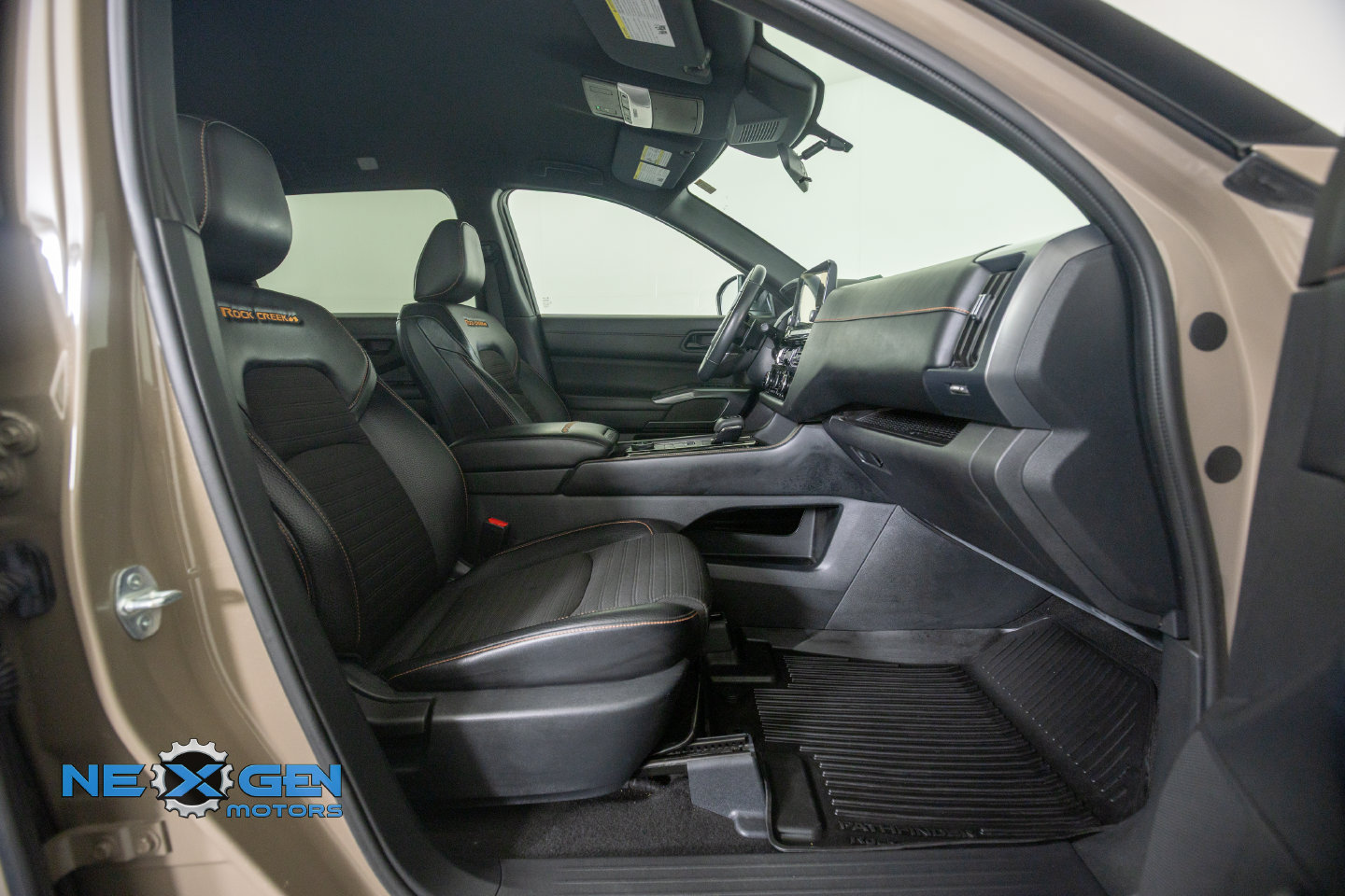 Used 2023 Nissan Pathfinder Rock Creek AWD/4WD image 8