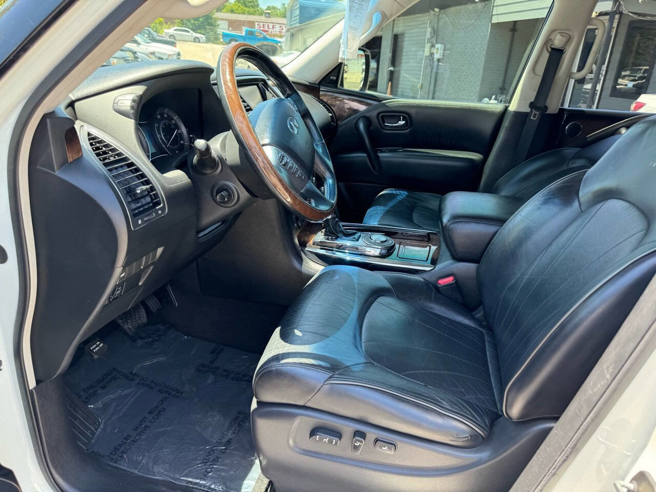 Used 2013 INFINITI QX56 2WD w/ Deluxe Touring Pkg image 15