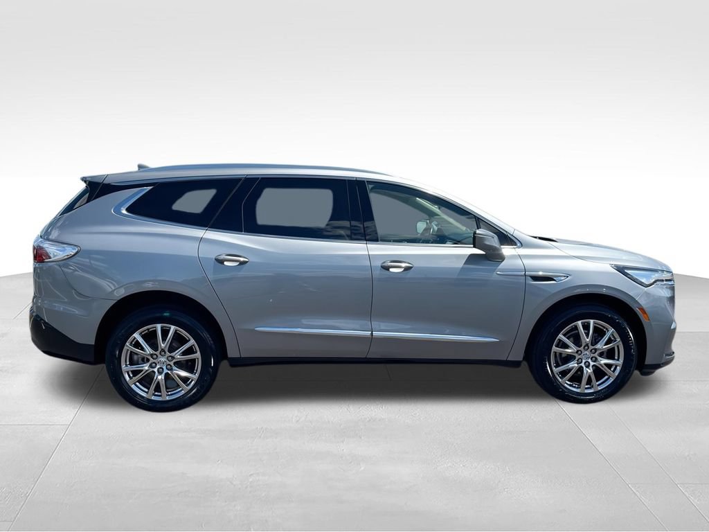 Used 2023 Buick Enclave Essence w/ Experience Buick Package AWD/4WD image 5
