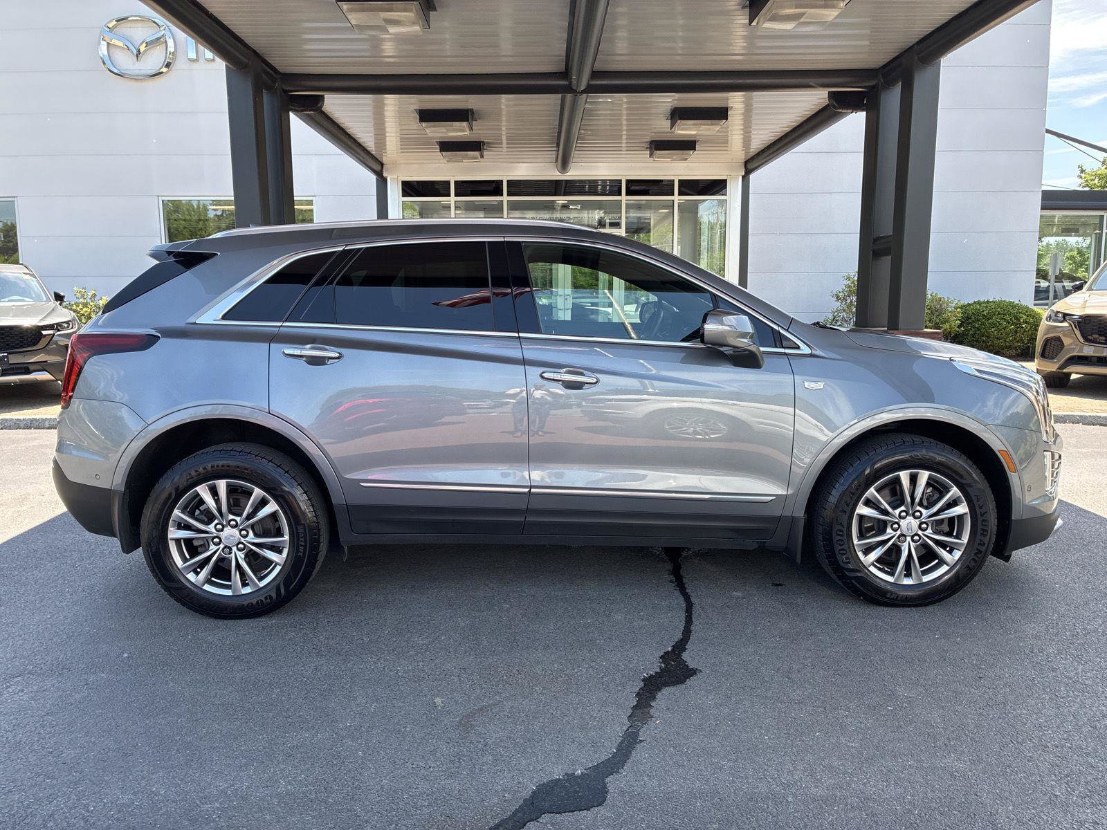 Used 2022 Cadillac XT5 Premium Luxury w/ Technology Package AWD/4WD image 8