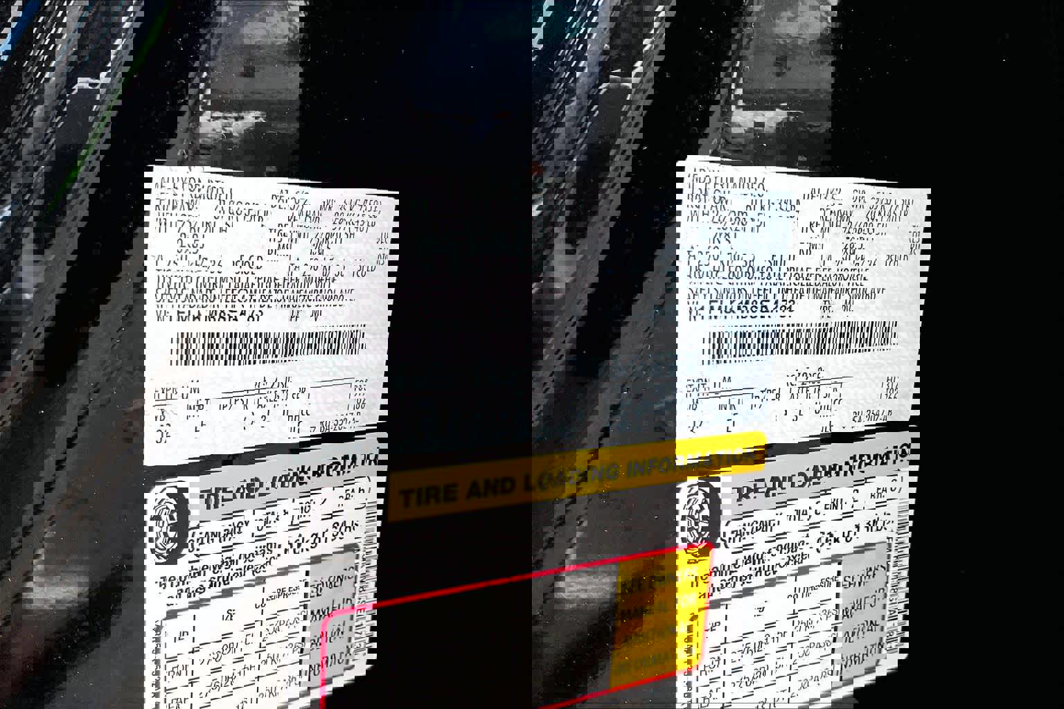 Used 2025 Ford Expedition Max Platinum image 33