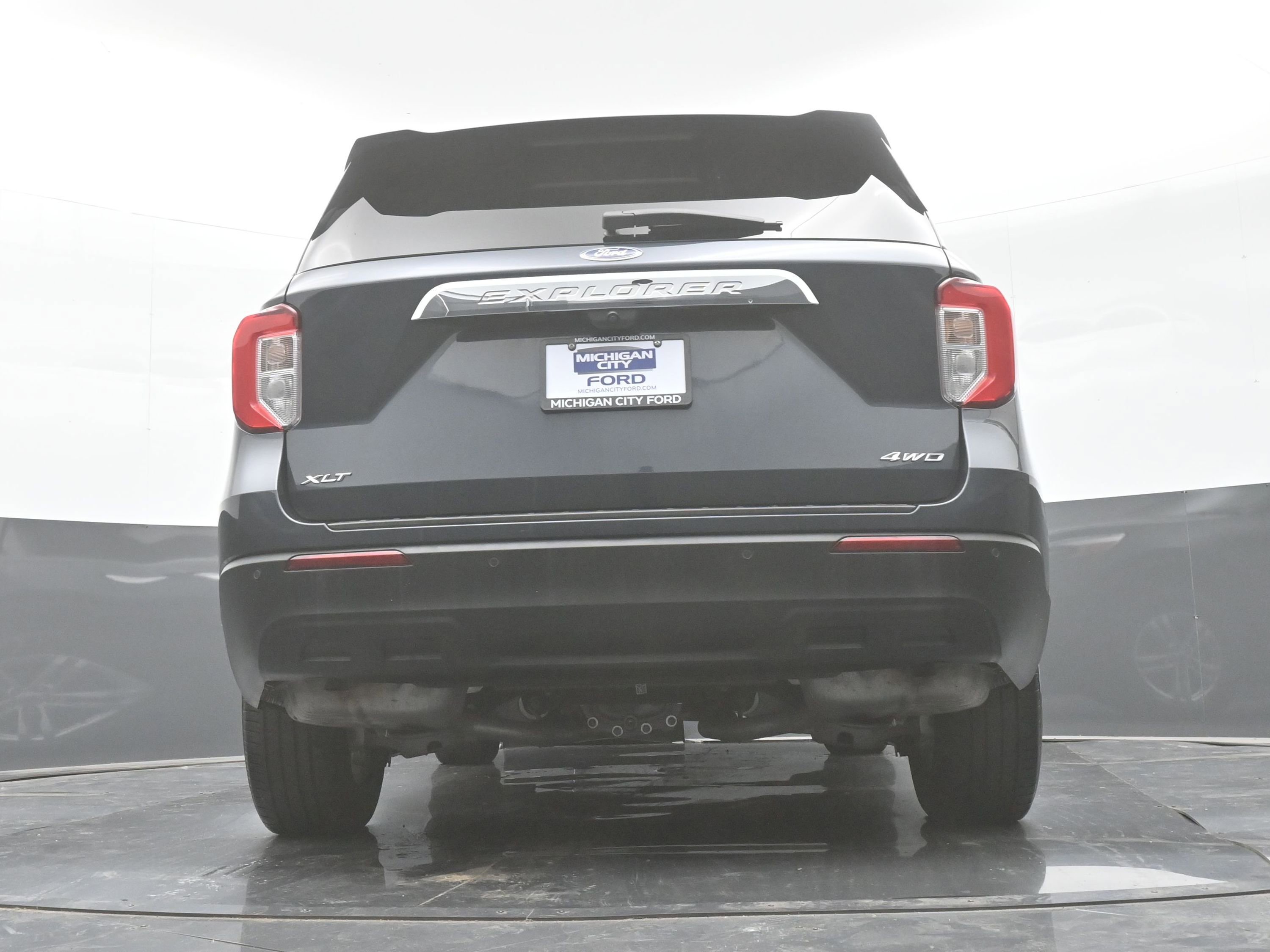 Used 2022 Ford Explorer XLT image 44