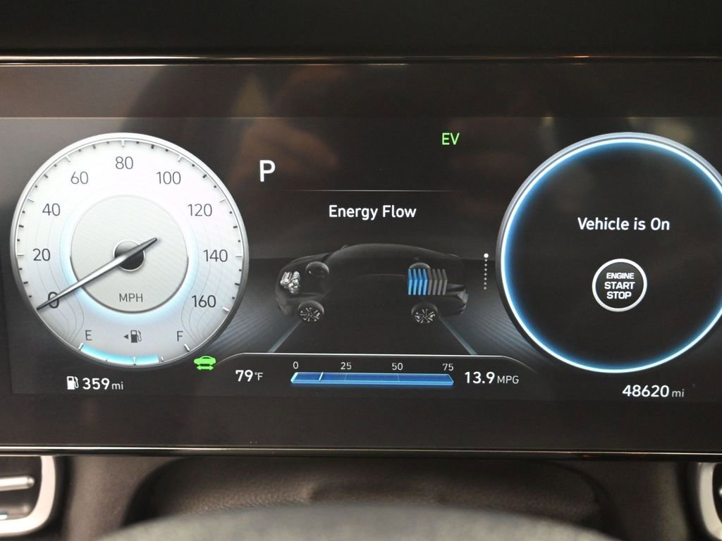 Used 2023 Hyundai Elantra Limited w/ Preferred Accessory Package FWD image 9