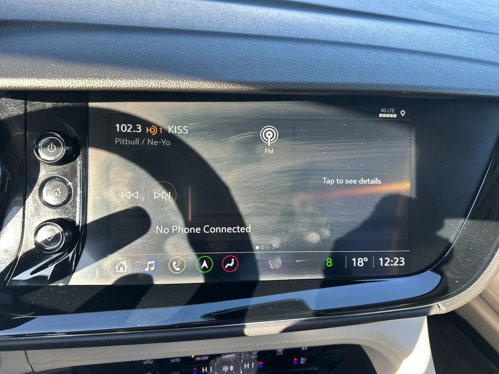 Used 2022 Buick Envision Avenir w/ Technology Package II image 11