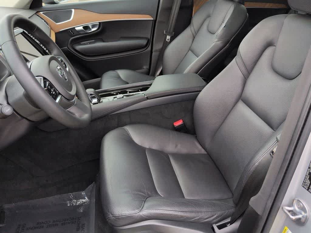 Used 2024 Volvo XC90 B5 Plus AWD/4WD image 16