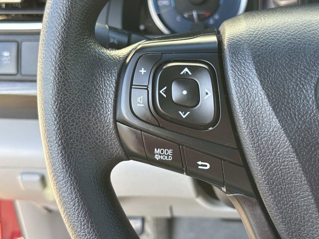Used 2016 Toyota Camry LE FWD image 43