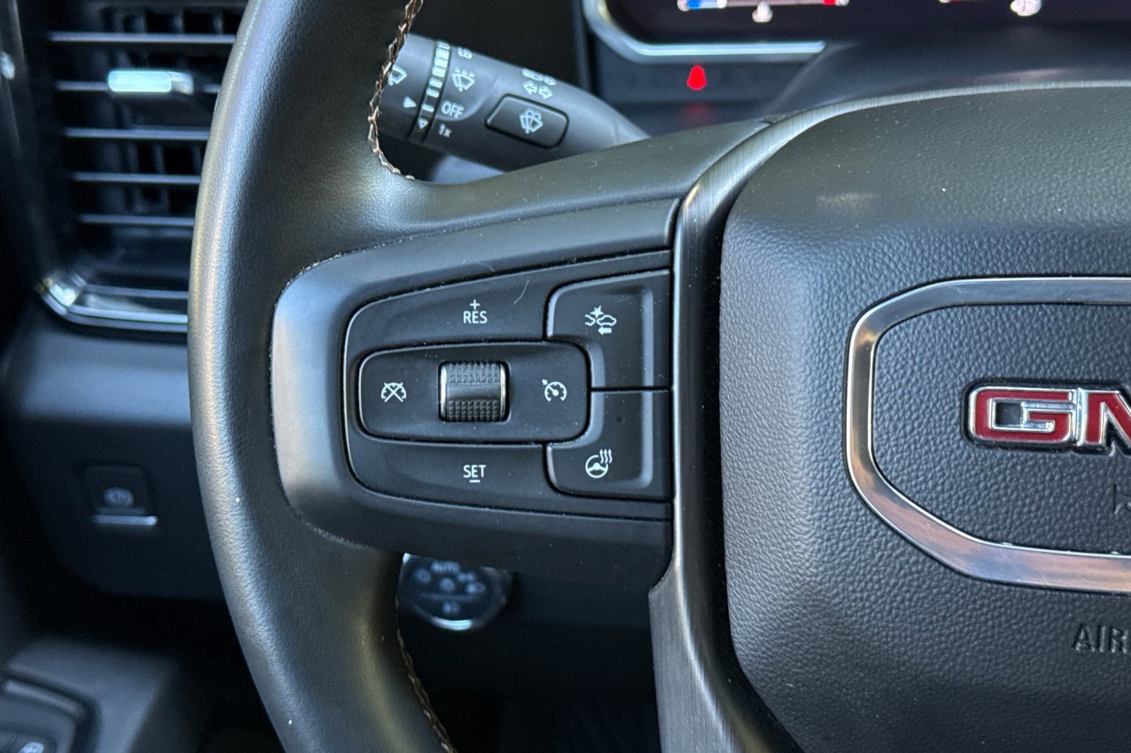 Used 2024 GMC Sierra 2500 AT4 w/ Max Trailering Package AWD/4WD image 29