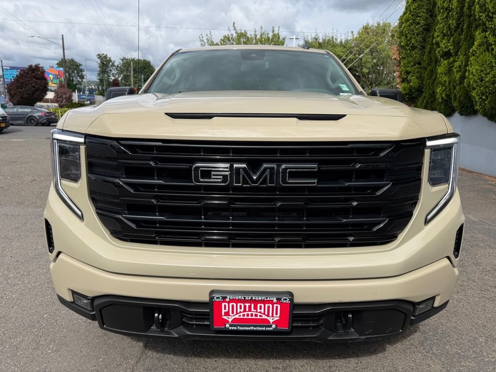 Used 2023 GMC Sierra 1500 Elevation w/ LPO, Elevation Black Package AWD/4WD image 3