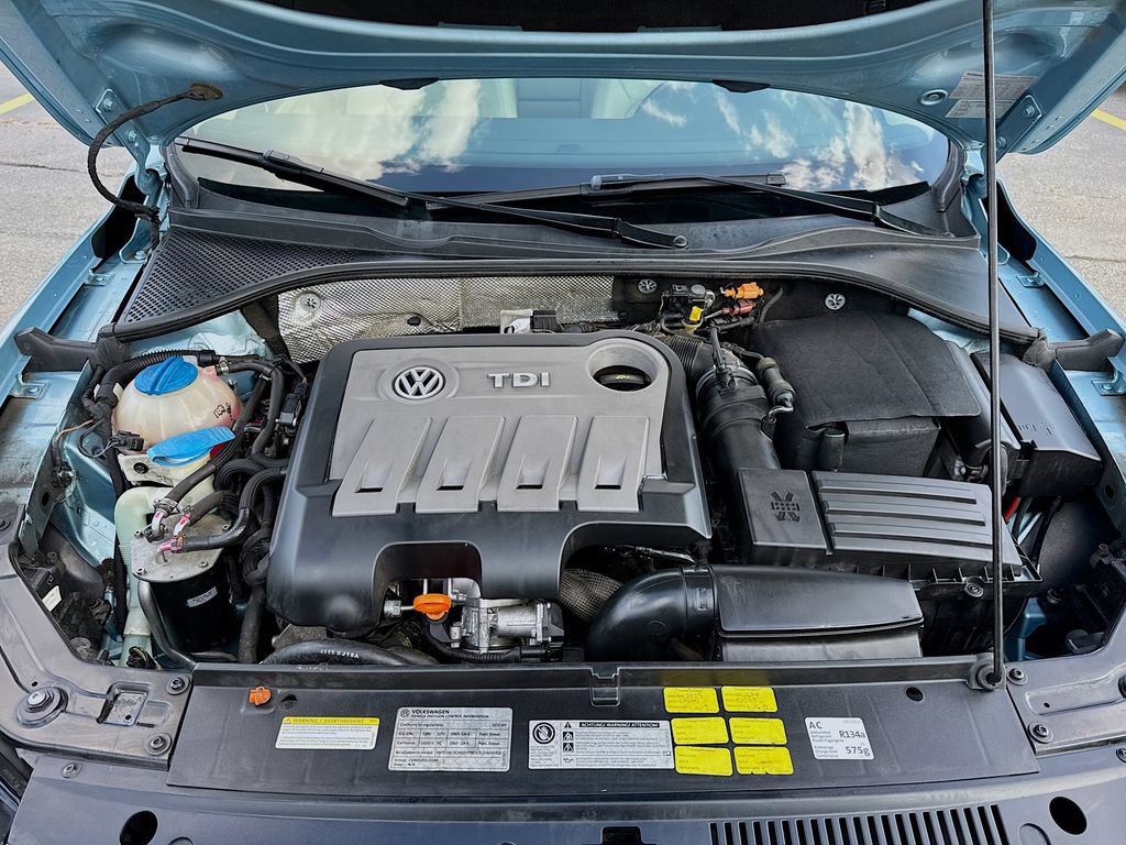 Used 2012 Volkswagen Passat TDI SEL Premium FWD image 36