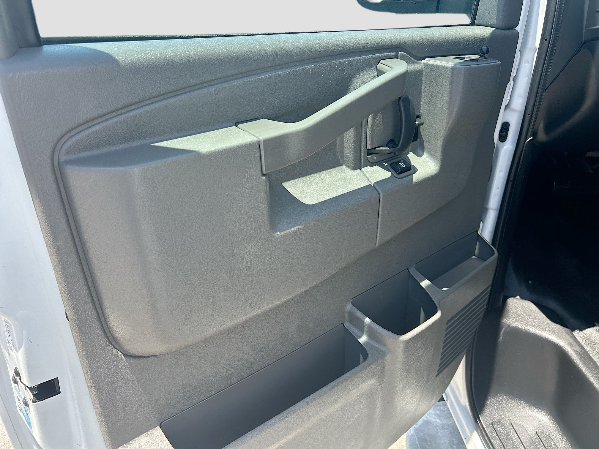 Used 2023 GMC Savana 2500 w/ Driver Convenience Package RWD image 16